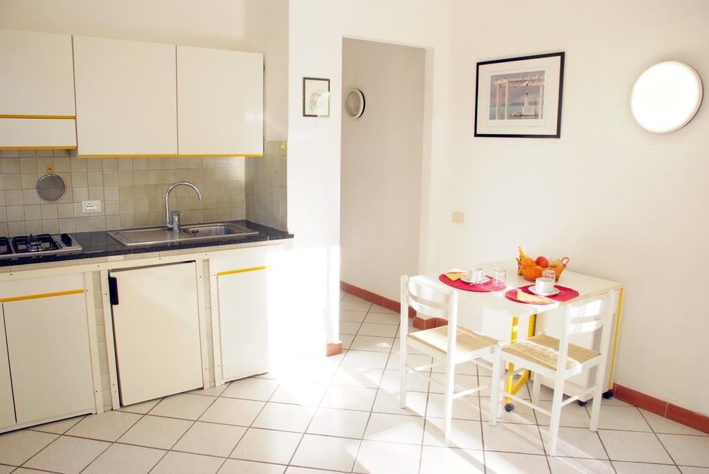 Residence Della Luna ปอร์โตอัซซูร์โร ภายนอก รูปภาพ
